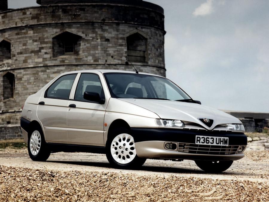  Alfa Romeo 146 1995 года  (UK) (фото 1 из 3)